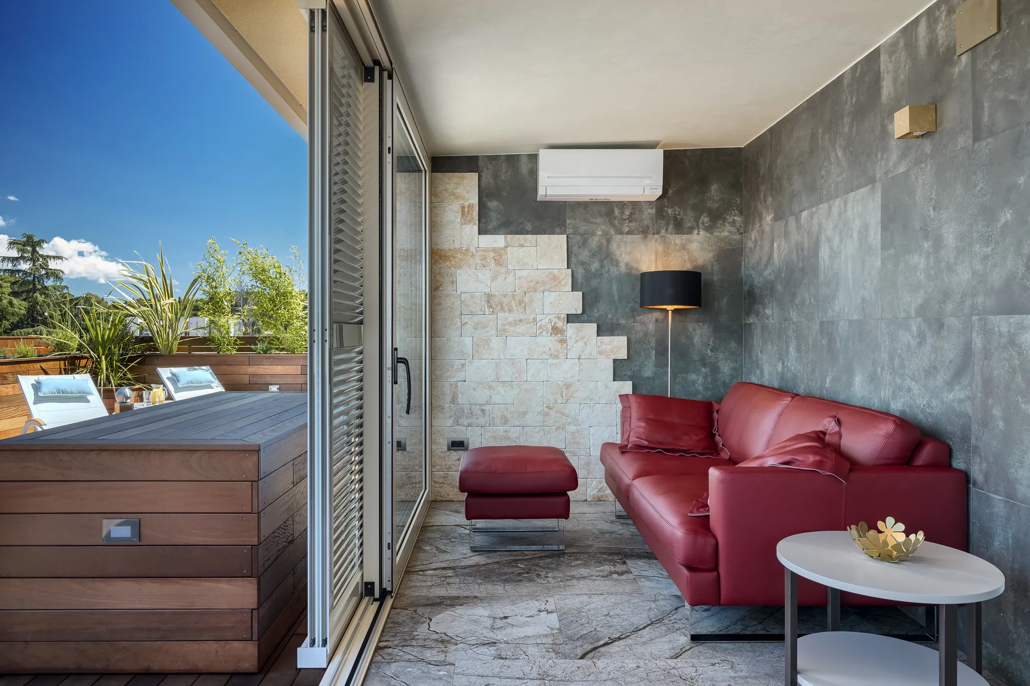 suite 10